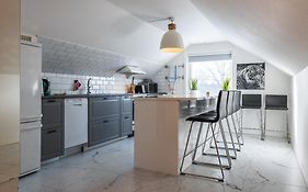 Vindsvåning nära centrum - Salängen